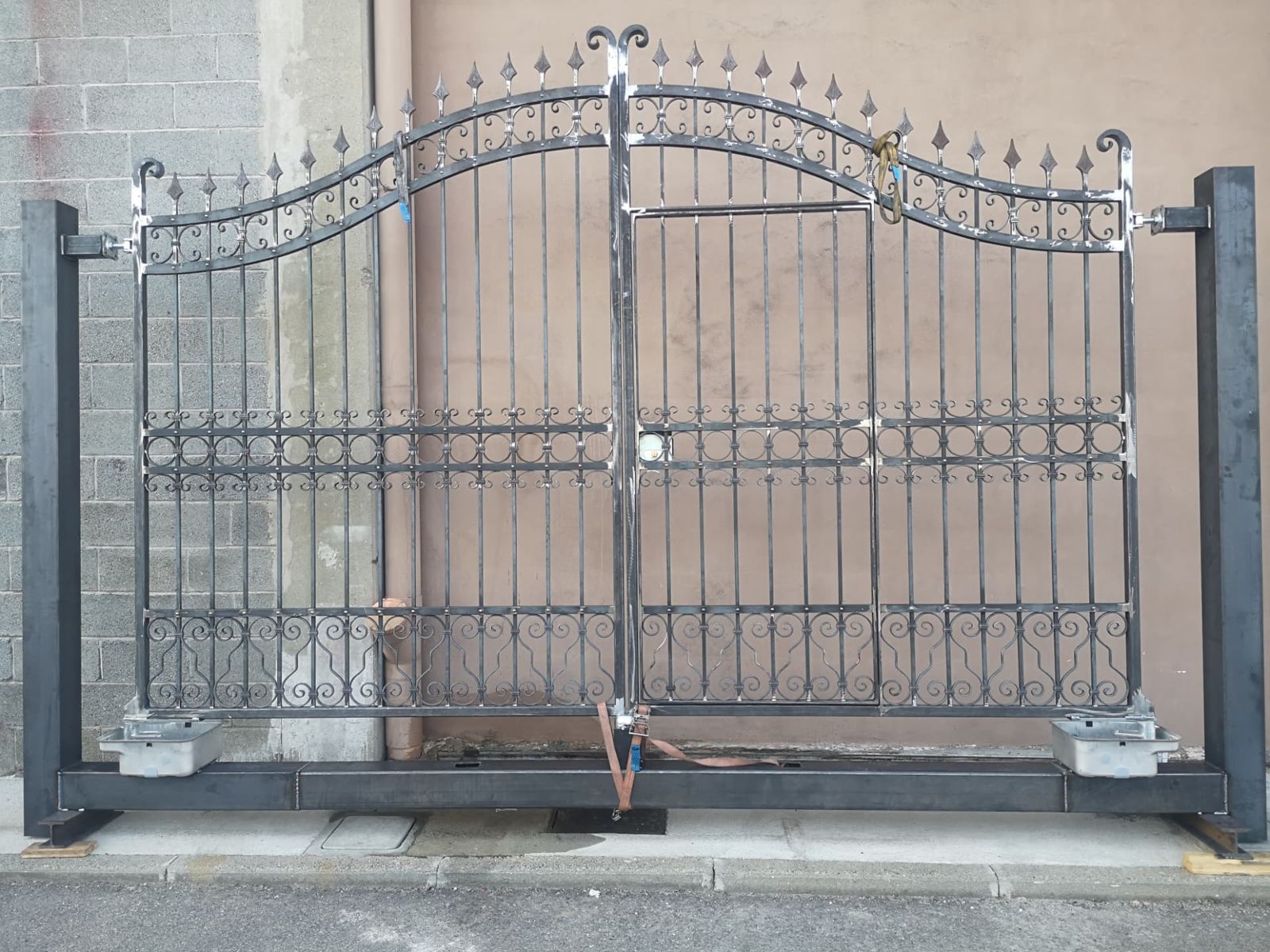 Cancello ornamentale in ferro battuto